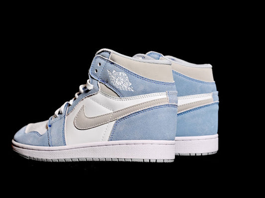 Air Jordan 1 High "Hyper Royal"