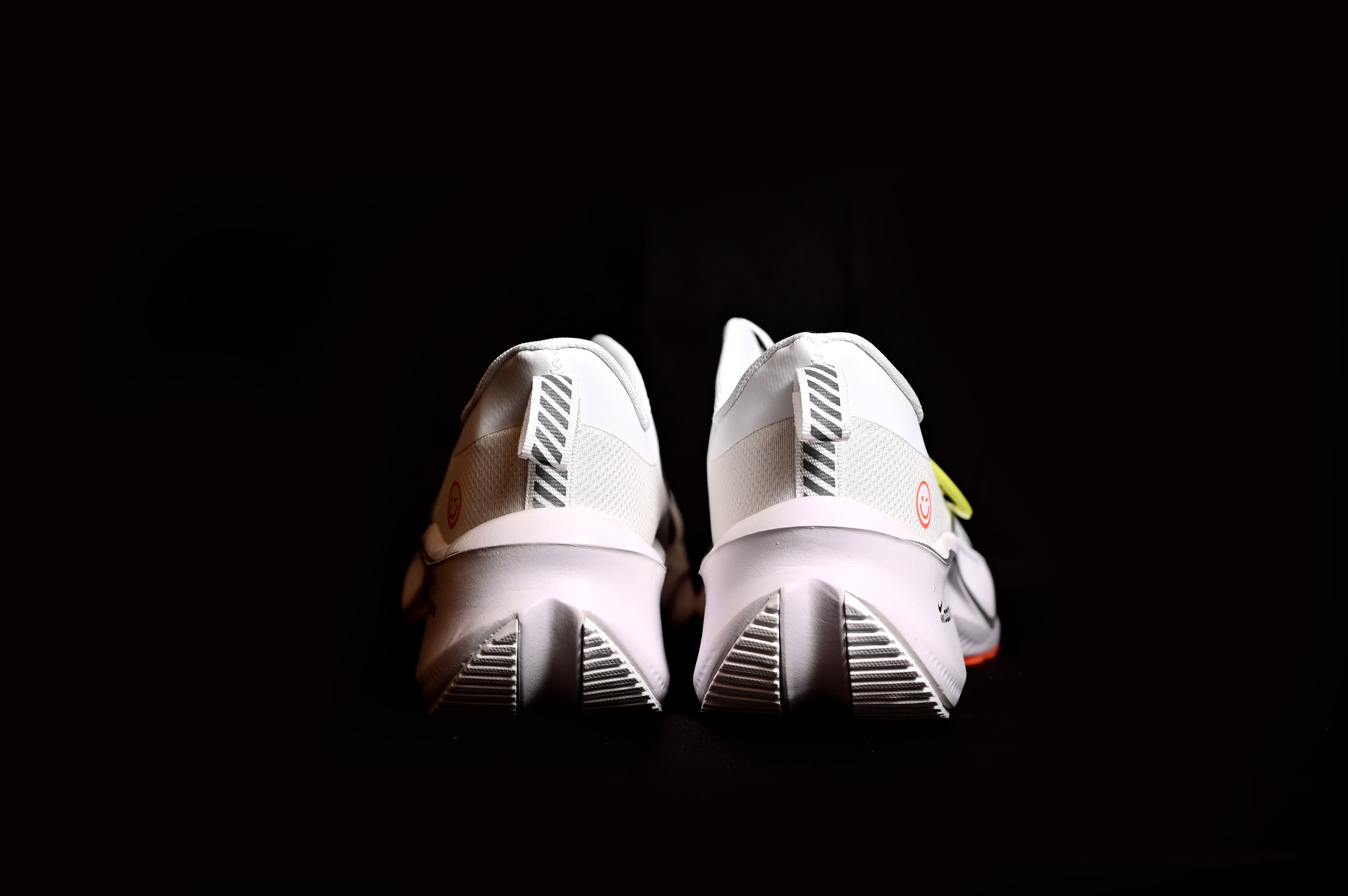 Nike ZoomX Invincible Run Flyknit 2 White/Volt