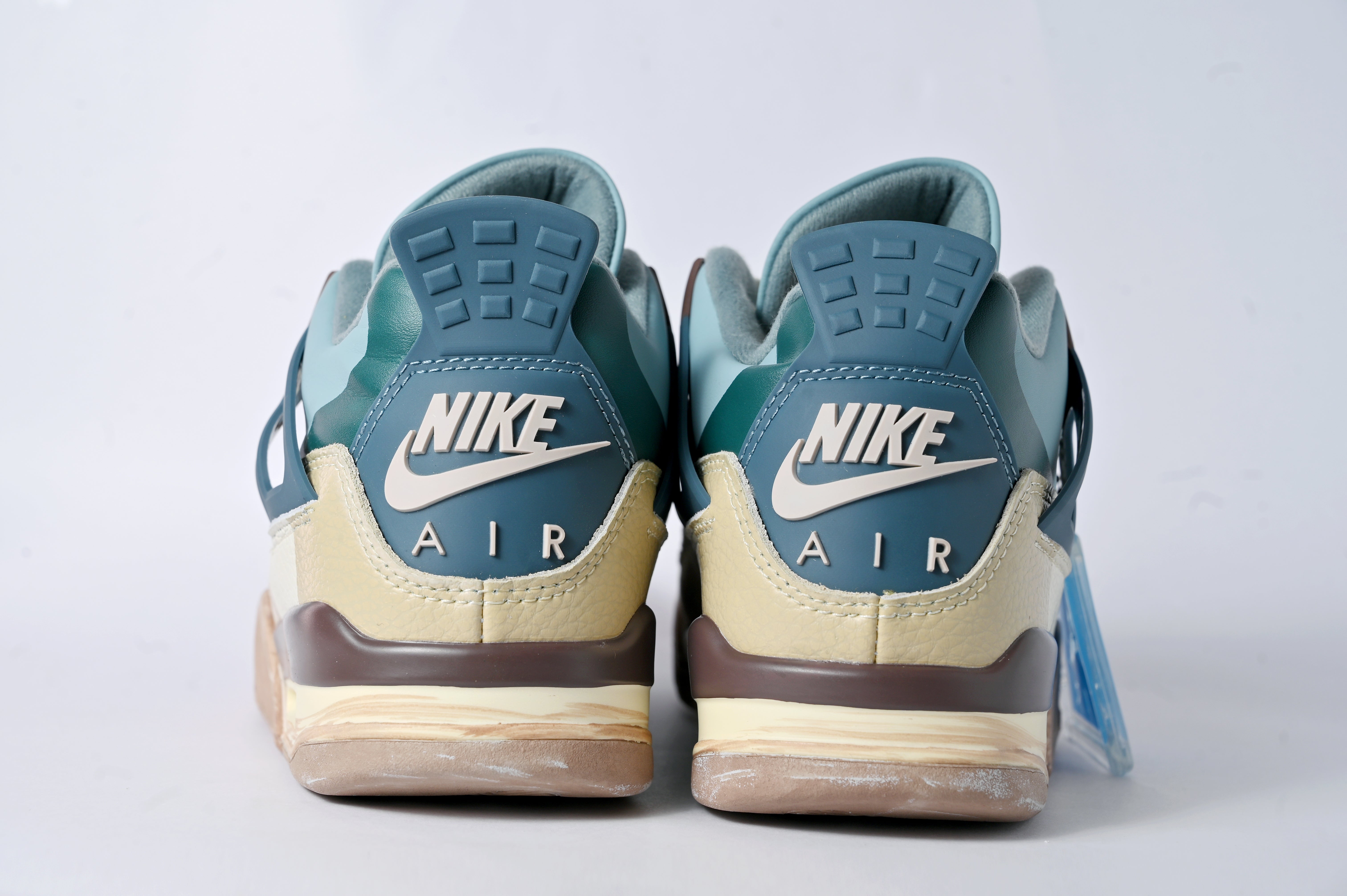 Snorlax x Air Jordan 4 Retro.