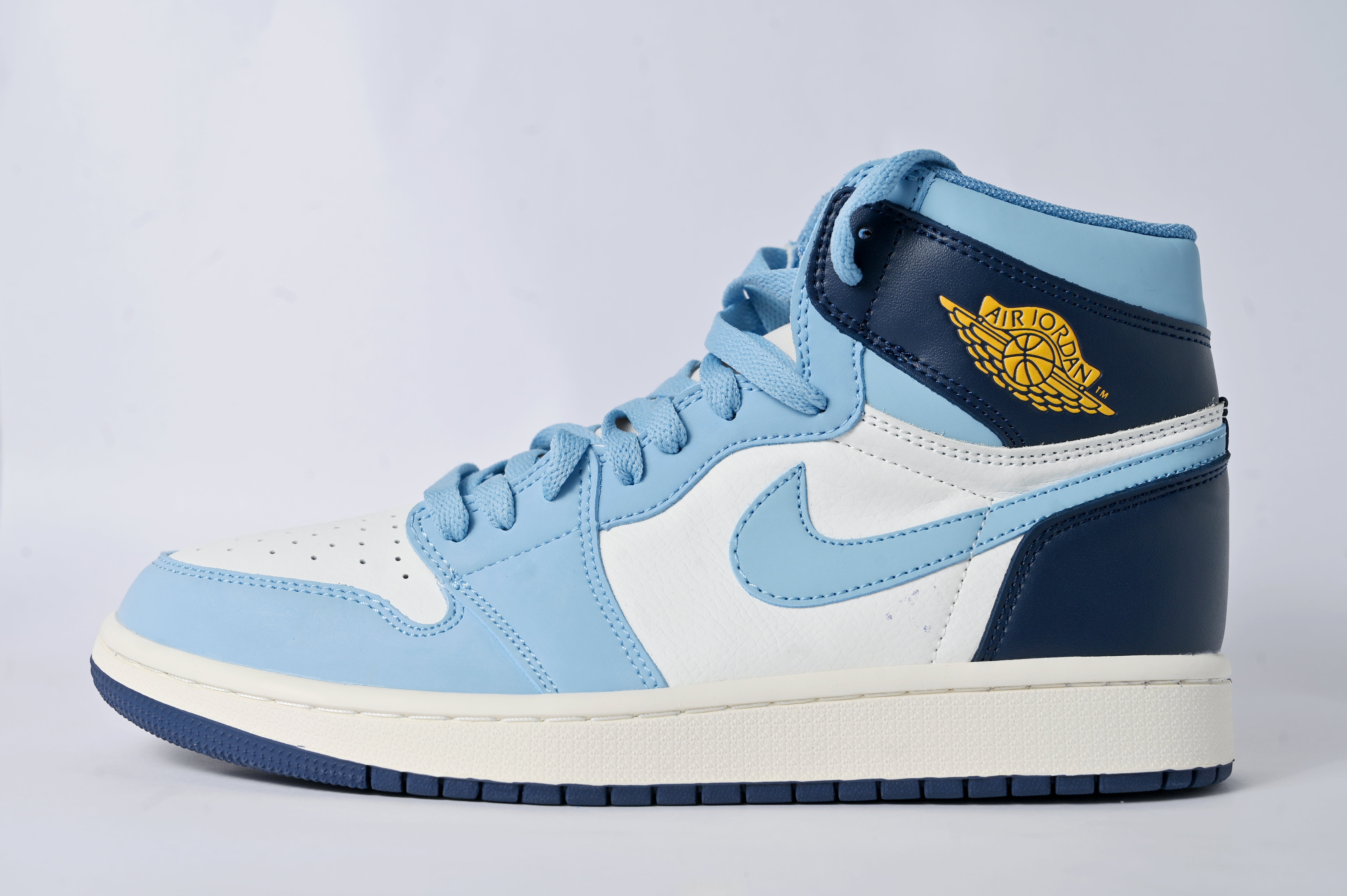 Nike Air Jordan 1 "Obsidian" Sneakers - Light Blue and White