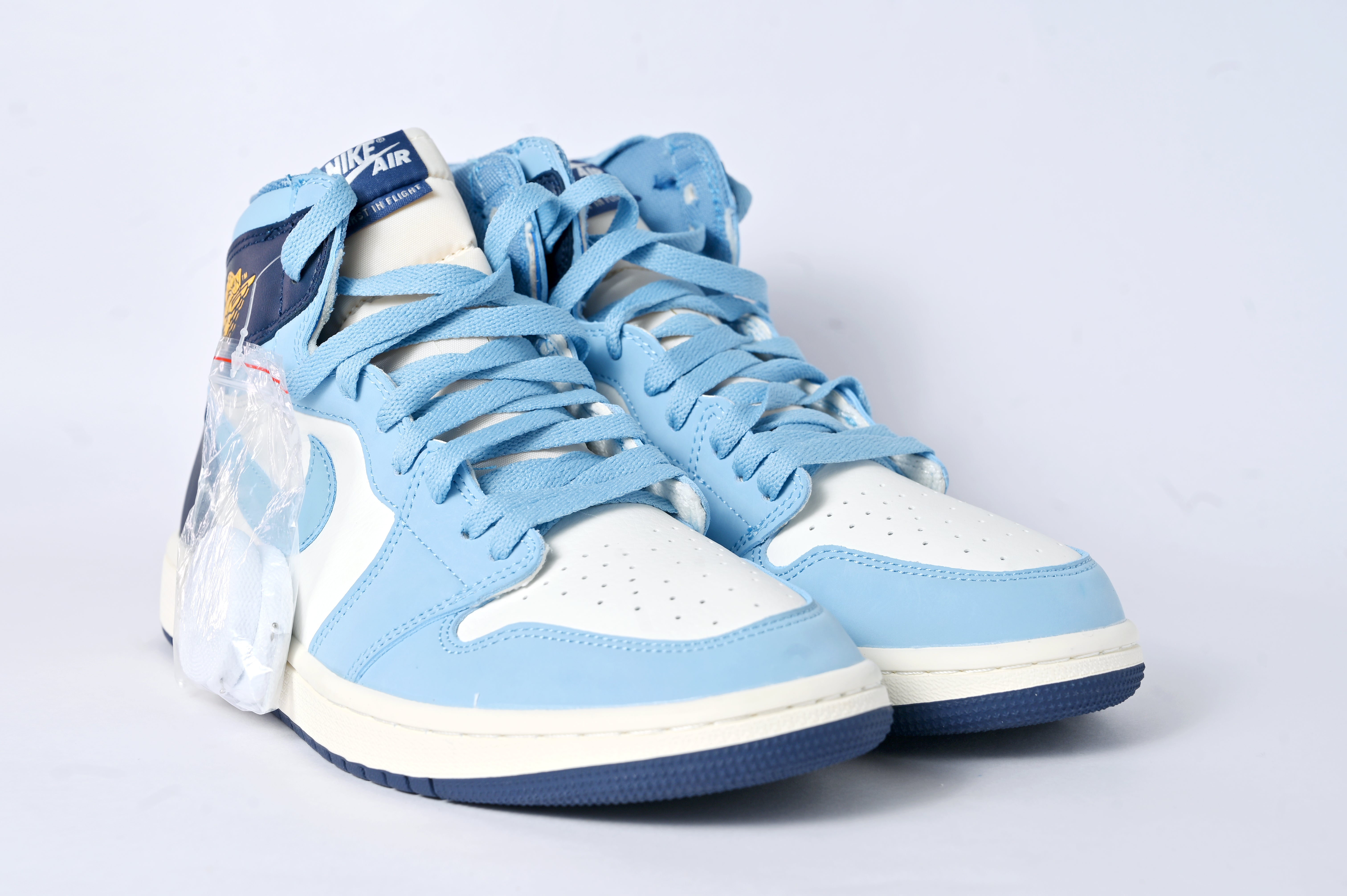 Nike Air Jordan 1 "Obsidian" Sneakers - Light Blue and White