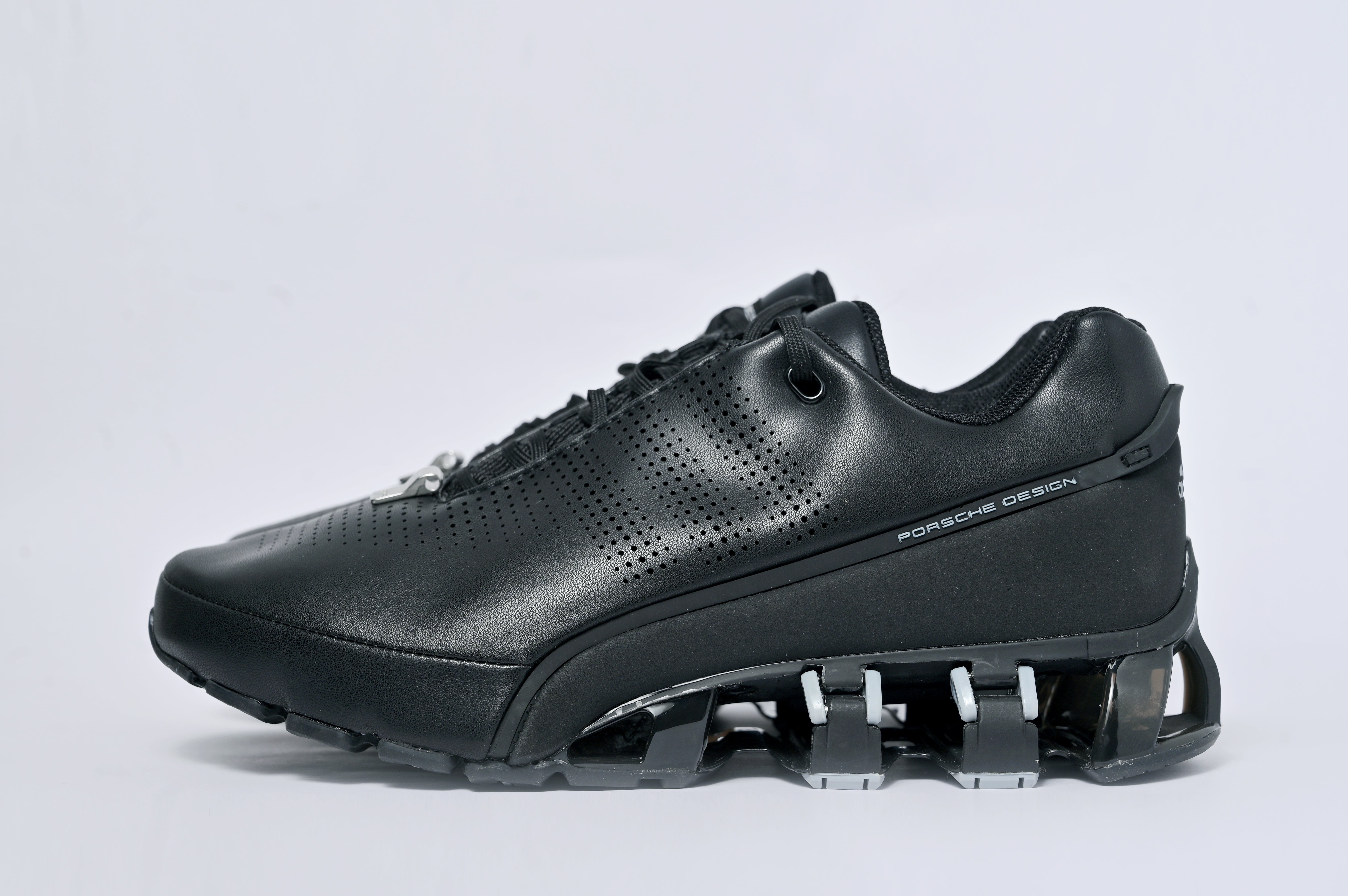 Porsche Desigh Bounce S4- Triple Black