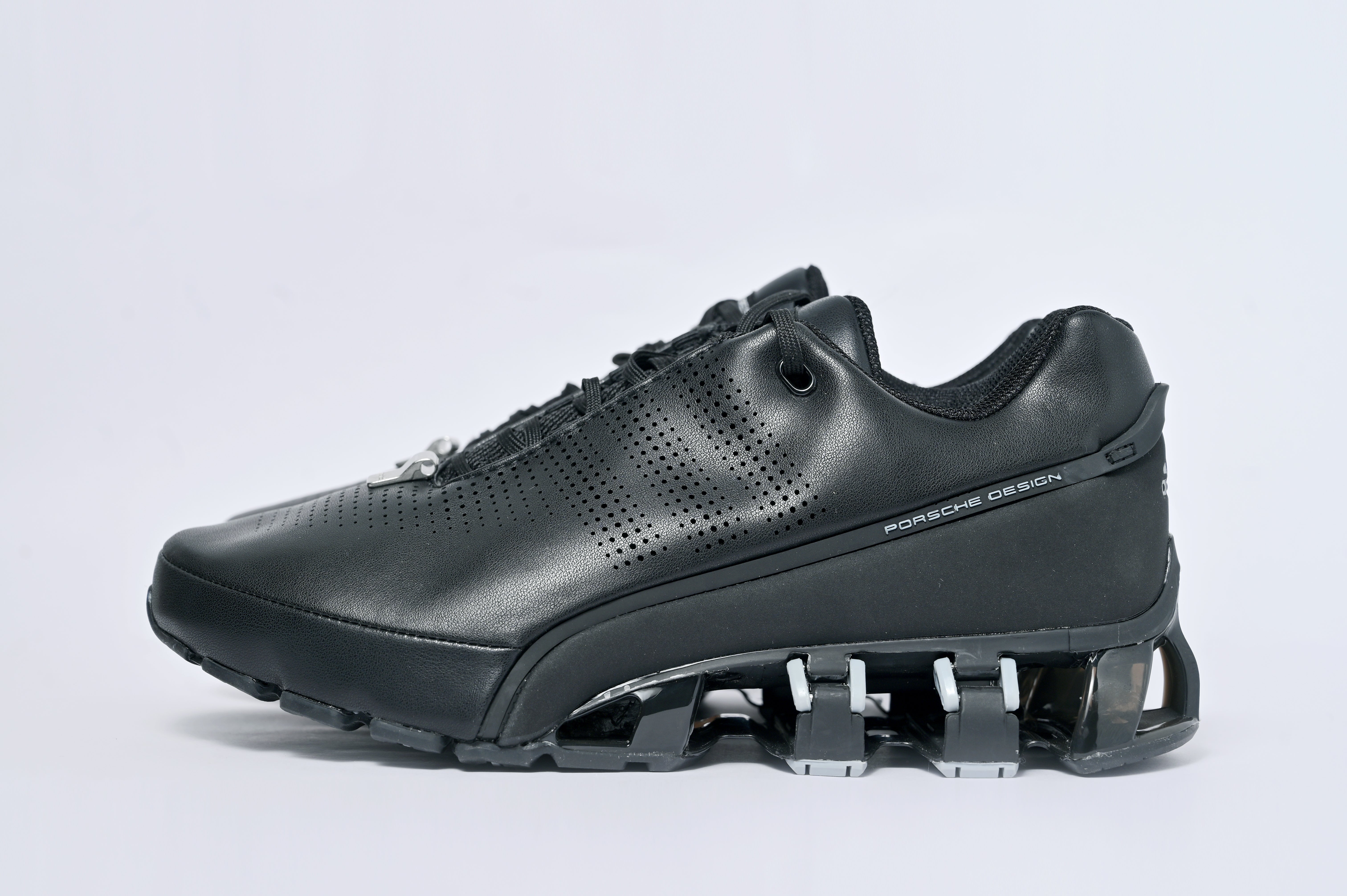 Porsche Desigh Bounce S4- Triple Black