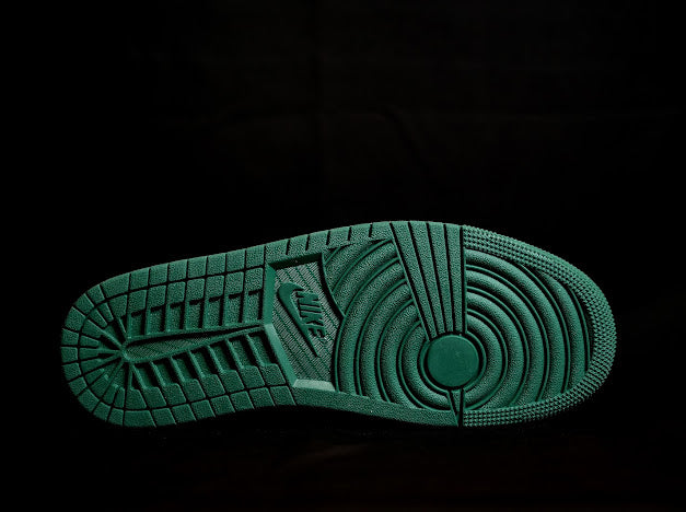 Air Jordan 1 Low Green Toe (White/ Black/Green)