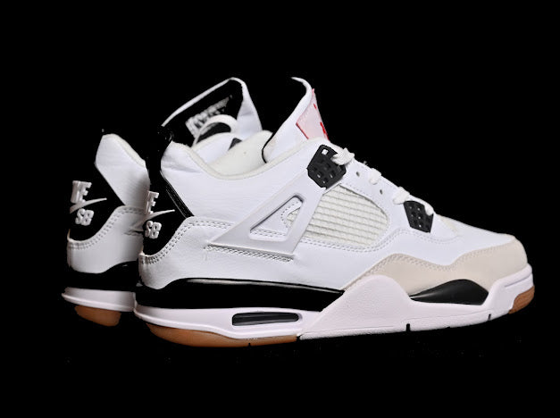 Air Jordan 4 Retro "Black & White/ Gum"